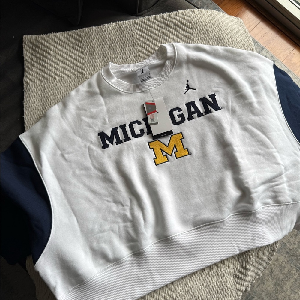 Jordan Women’s Michigan Cropped Crewneck Sweatshirt